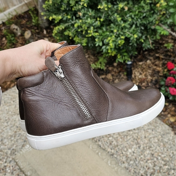 GENTLE SOULS Carole brown leather chukka style 8.5M - Picture 1 of 7